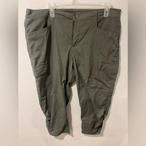 Eddie Bauer green cargo pants